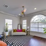 Vibrant Austin Vacation Home With Covered Patio