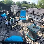 East Austintacious - Artsy, Walkable 4Br 4Ba