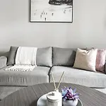Landing Modern Apartment With Amazing Amenities