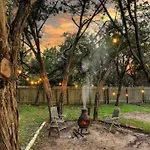 Lone Star Tiny Home - 15 Minutes To Downtown