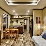 Lone Star Tiny Home - 15 Minutes To Downtown