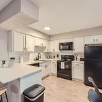 Your Chill 2B Getaway - 10Min To Dtwn - W/D, Pool, Prkg
