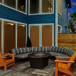 Chic 2B Getaway - 10Min To Dtwn - W/D, Pool, Prkg