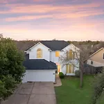 Luxury 5Br, 3Ba Austin Retreat ~ Pool~ Parking