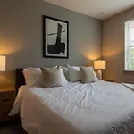Landing Modern Apartment With Amazing Amenities
