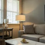 Landing Modern Apartment With Amazing Amenities