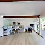 Beautiful Mid-Century Modern Lakehouse