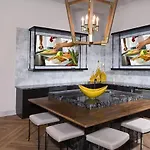 Elegant 1Br With Resort Style Pool Near The Domain