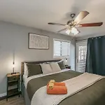 ★Modern,Cozycouple\'S Getaway W/Relaxing Patio!