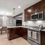 Spacious Retreat W Private Pool & Plenty Of Space