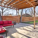 Pet Friendly Atx Escape With Game Room And Free Parking