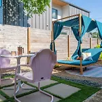Artsy, Private Gem Near Iconic South Congress