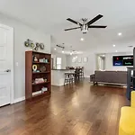 North Atx Retreat W Open Concept Layout And Backyard