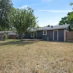 North Atx Retreat W Open Concept Layout And Backyard