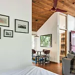 Chic East Austin Studio Bungalow With Spacious Yard!
