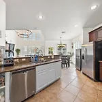 Austin Getaway Gym Yoga Yard Bbq Games Wifi