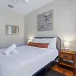 Modern Haven With King Suite And Impeccable Location