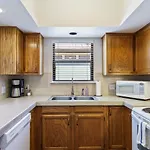 Modern Haven With King Suite And Impeccable Location