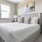 Landing Modern Apartment With Amazing Amenities