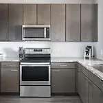 Landing Modern Apartment With Amazing Amenities