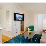 Nomad Studio L 12-Min To Dt L 5-Min To Domain L Tv