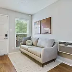 Central Austin Studio Pets Allowed And Free Prkg