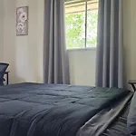 Serene 2Br Hideaway Near Downtown & Airport