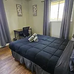 Serene 2Br Hideaway Near Downtown & Airport