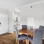 Updated 1Br Condo With Community Pool Near The Domain