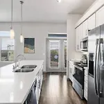 Modern Austin 2Br 2B Unit With Pool, Parking & Wifi