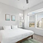 Modern Austin 2Br 2B Unit With Pool, Parking & Wifi