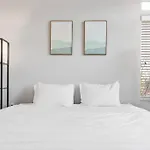 Modern Austin 2Br 2B Unit With Pool, Parking & Wifi