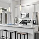 Modern Austin 2Br 2B Apt With Pool Parking & Wifi