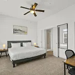 Lux 2B2B With Pool & Parking Near The Heart Of Austin