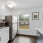 Quaint 3 Bedroom House With Huge Yard