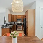 Bright Modern 3 Bedroom House In Hip East Austin