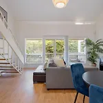 Waterfront Loft W Park View With Pool And Dock Access