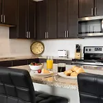 Stylish Downtown Austin Suites With Gym And Pool Access