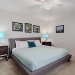 2 Miles To Dt Updated Pet-Friendly Home For Four