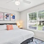 Spacious 2Br King Suites W Pool, Gym, Laundry - Close To Downtown