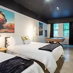 Two-House Private 10Br Compound - Dt 6 Min Drive