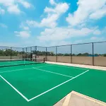 Prime Soco King Bed 1Br & 2Br Suites W Gym, Pickleball, Laundry