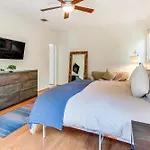 Lovely Austin Home With Deck And Greenbelt Access!