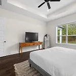 Zilker Farmhouse With Private Pool - Evie!