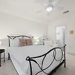 Zilker Farmhouse With Private Pool - Evie!