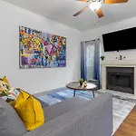 1Br Haven:Pool/Gym/Free Wi-Fi/ Walk To Shops