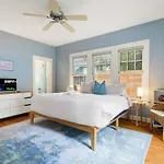 Charming Vintage House In Zilker With Hot Tub And Parking