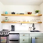 Extended Stay Retreat - Cozy Yet Spacious Tiny Gem