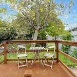 Spacious And Bright With Deck Walkable To 6Th St