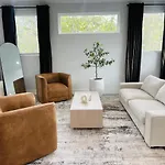 Luxury Combined Homes - Downtown Access - Balcony